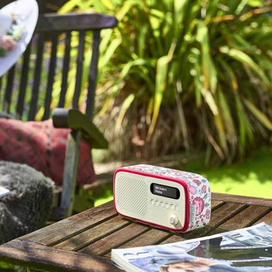 VQ Portable DAB Radio Mains And Battery Operated Digital Tick Approved ...