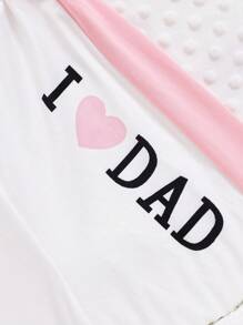 2 件女童字母和心形印花 T 恤搭配休闲裤套装，春夏