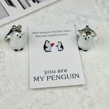 Eres mi tarjeta de felicitación del abrazo de bolsillo del pingüino, emparejada con un lindo llavero con colgante de pingüino en 3D en forma de corazón - Un adorno de pareja de pingüinos de resina para bolsos y auriculares, llavero de mujer con anillo de tarjeta en forma de corazón, regalo ideal para el Día de San Valentín, cumpleaños único, aniversario de boda, llavero de pingüino abrazando con amor, para mejores amigos, esposa, esposo, novio, novia