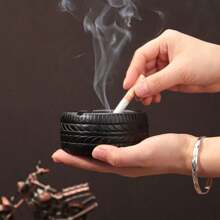 1pc Random Modern Minimalist Creative Resin Tire Ashtray Decor, Suitable For Bar, Living Room, Office Desk Use