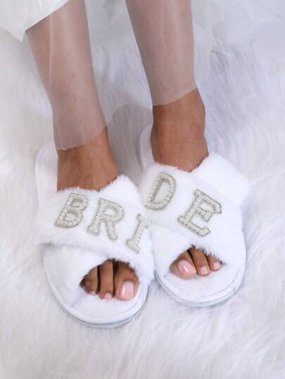 1 双浪漫优雅新娘珍珠毛绒拖鞋、新娘拖鞋、婚礼拖鞋、睡衣派对装饰、婚礼派对装饰、单身派对装饰、人造珍珠和水晶字母拖鞋、软底轻便家居拖鞋、家居装饰、适合新娘婚礼装饰、单身派对