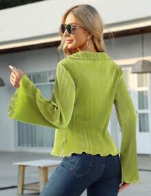 Yesfashion Blusa de mujer con escote en V profundo y mangas largas acampanadas, camisas casuales elegantes con botones en la parte delantera