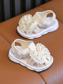 1 par de sandalias blancas adorables para bebé/niña pequeña, zapatillas de estar por casa, calzado de playa para verano