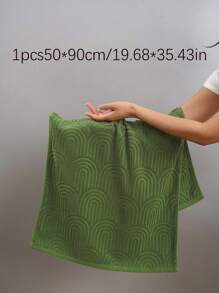 QIBHI 半片提花（轻薄）面料，不厚重，可选作毛巾或浴巾，多种尺寸可选，方便居家、旅行、招待客人使用，毛圈布，吸水性强，柔软舒适，可用作家用洗脸巾或浴巾，适用于浴室、游泳池等场所，也可作为美容院、酒店、运动场所、家居用品等的奢华浴巾，适合护肤用途。