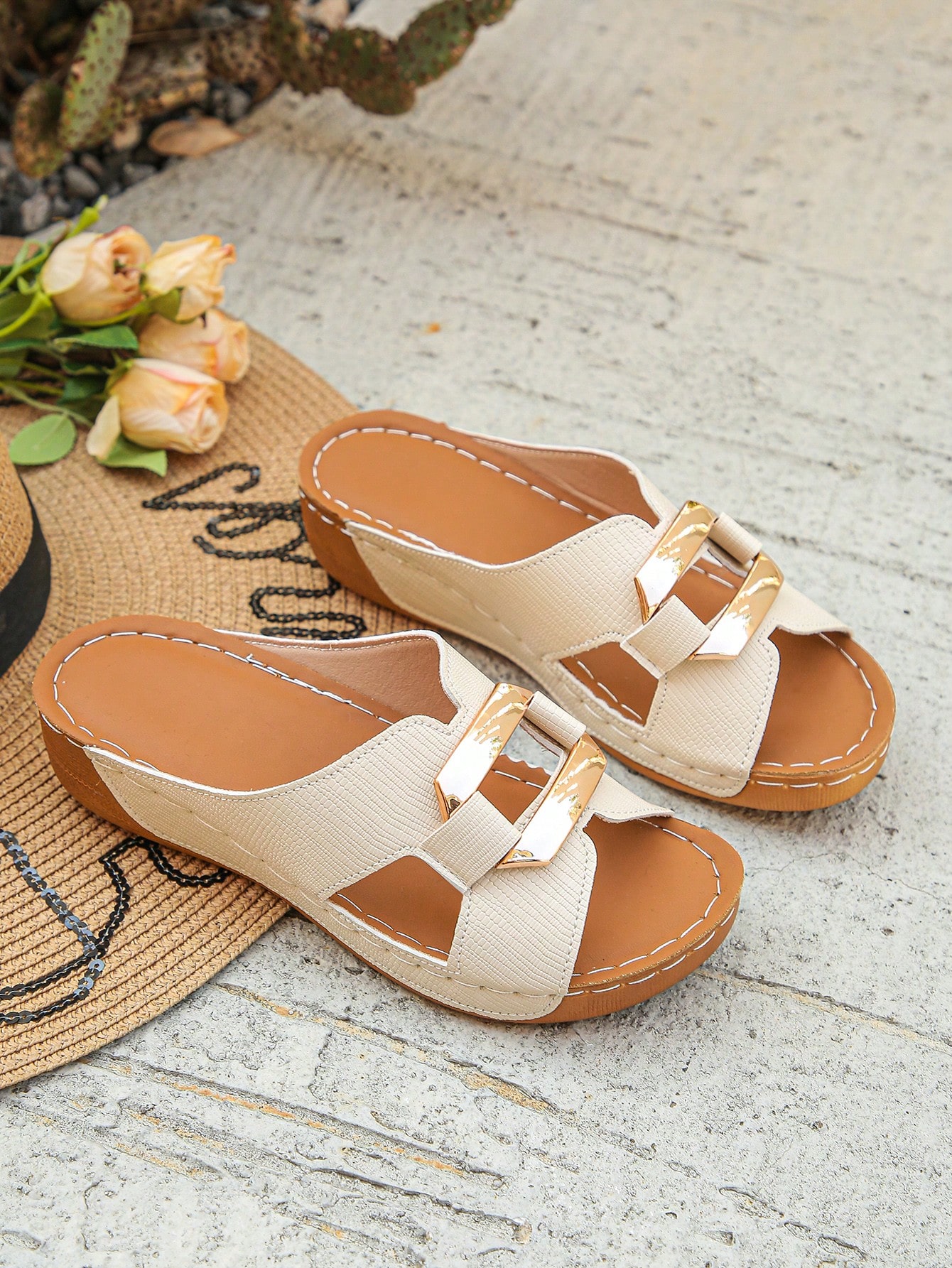 نعال منصة سميكة النعل للنساء مفتوحة الأصابع على شك...