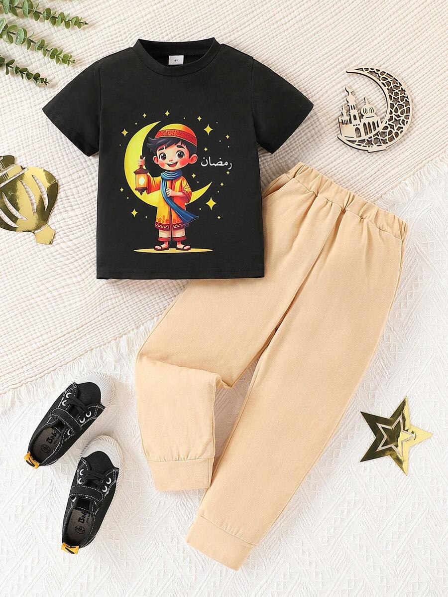 2 件套幼儿男童斋月印花短袖 T 恤和裤子套装，休闲时尚春夏 - 黑色 - 查看 1