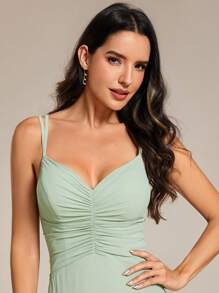 EVERPRETTY V-Neck Pleated Front Bridesmaid Dress - Mint Green - View 2