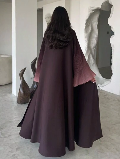 Elegant Women's Long Abaya With Pleated Bell Sleeves, Autumn Formal Wear In Green Jacquard Fabric