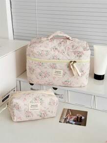 1个春季粉色碎花化妆包，女士旅行大容量化妆品收纳包，便携式化妆品收纳手拿包，带拉链，可收纳化妆品、护肤品、口红、化妆刷、护手霜、耳机、零钱、钥匙等小物件，适合居家、旅行、度假和上学使用。化妆包/化妆袋/护肤包/洗漱包。 - 藕粉色 - 查看 5