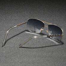 Óculos de Sol Masculinos Retrô de Metal Quadrado, Óculos Clássicos de Outdoor para Dirigir, Andar de Bicicleta, Pesca e Esportes, Presente da Moda para Verão, Praia, Viagem e Outdoor
