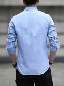 قميص رجالي أزرق سادة بأكمام طويلة، أنيق وأنيق للأعمال الرسمية، مناسب للخريف