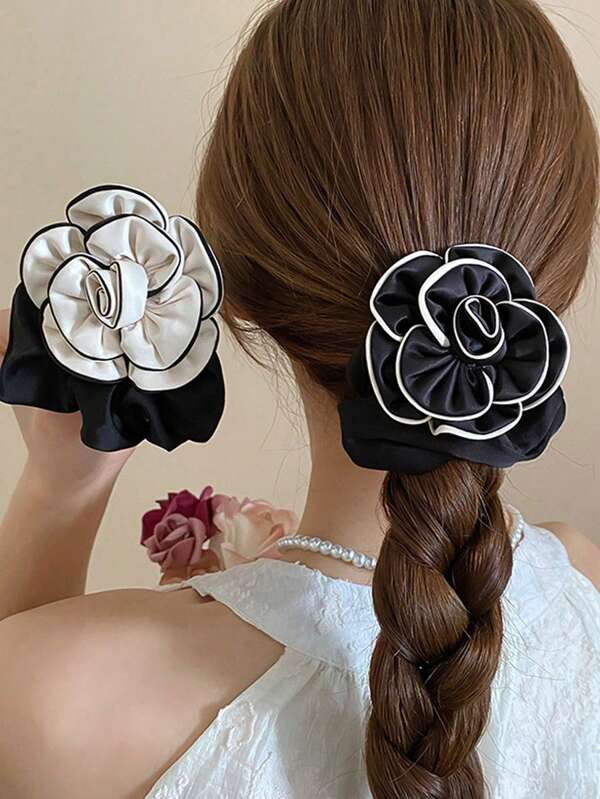 1 xuxinha de cabelo 3D estilo princesa com flores, rabo de cavalo de cetim com rosas 3D, acessório de cabelo feminino moderno. Adequado para diversas ocasiões, como uso diário, Dia dos Namorados feminino, trabalho, escola, reuniões, esportes, cerimônias, viagens e eventos sociais. Também pode ser presenteado como surpresa para mães, namoradas, esposas e amigas. Elástico de cabelo para rabo de cavalo e prendedor de cabelo.