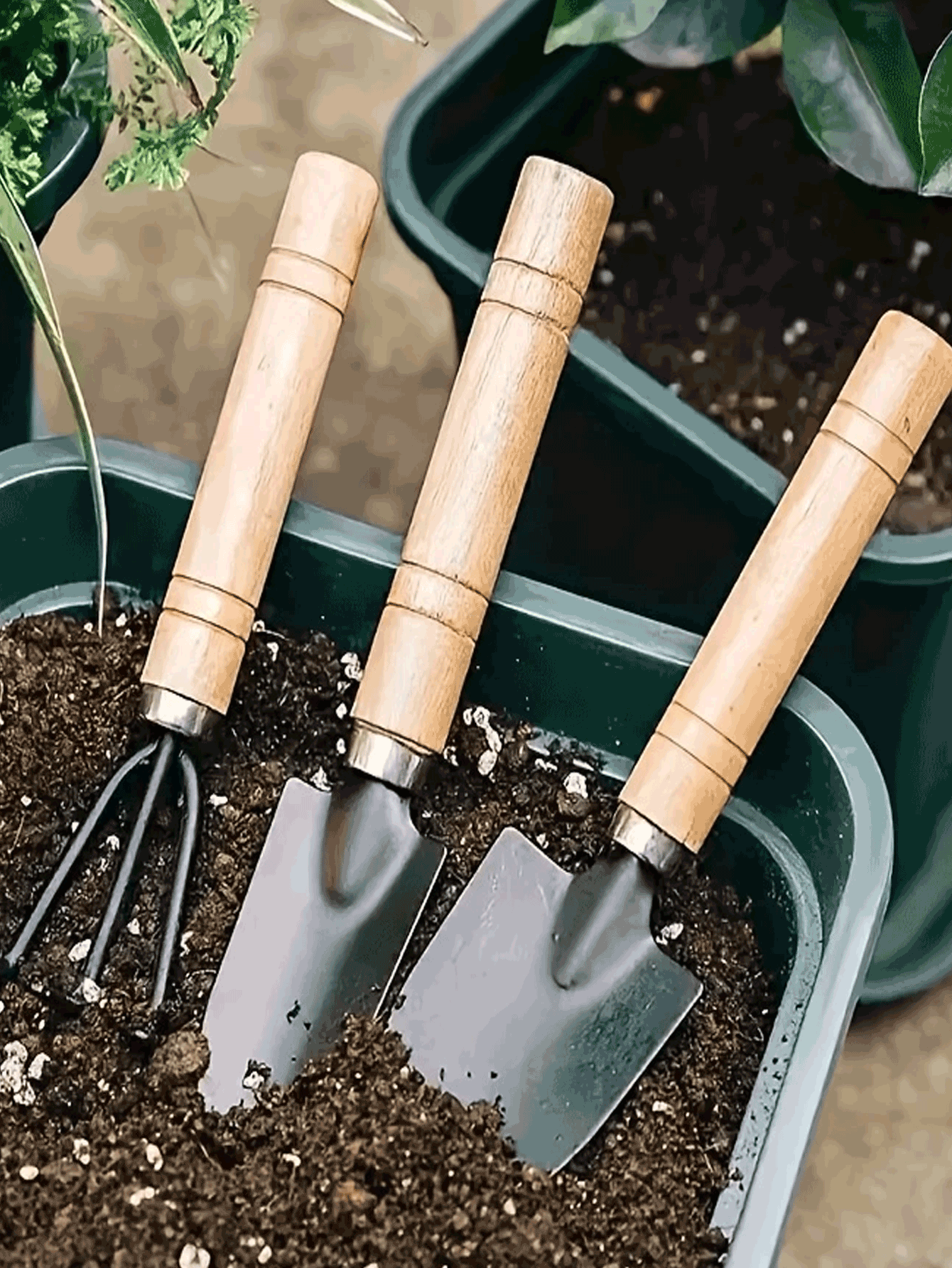 3 PiecesWooden Handle Gardening Tool Set - Durable Metal Shovel, Fork For Flower And Vegetable Planting - Perfect For Home Garden Maintenance And Garden Tools