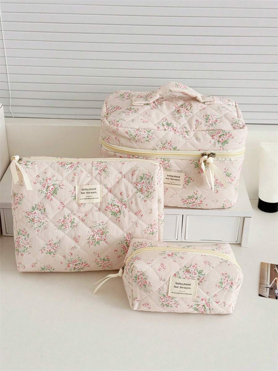 1个春季粉色碎花化妆包，女士旅行大容量化妆品收纳包，便携式化妆品收纳手拿包，带拉链，可收纳化妆品、护肤品、口红、化妆刷、护手霜、耳机、零钱、钥匙等小物件，适合居家、旅行、度假和上学使用。化妆包/化妆袋/护肤包/洗漱包。 - 藕粉色 - 查看 1