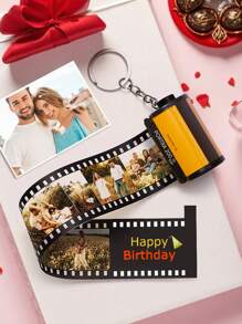 1 st. Koppel Aangepaste Filmrol Sleutelhanger Met 5/10/15/20 Foto's Lief Koppel Cadeau Familie Cadeau Gepersonaliseerde Foto Sleutelhanger Filmrol Sleutelhanger Aangepaste Koppel Film Sleutelhanger Cadeau Camera Roll Filmrol Sleutelhanger Voor Vriend Vriendin Herinneringscadeau Verjaardagscadeau Feestcadeau, Koppel Cadeau, Jubileumcadeau Vakantie Cadeau Valentijnsdag Cadeau Voor Vriend Echtgenoot Vrouw Vriendin Beste Cadeau Voor Moeder, Vader
