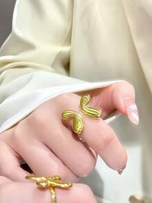 1 pieza Anillo de acero inoxidable chapado en oro de 18K con diseño multicapa de mariposa y ondas, regalo creativo ajustable