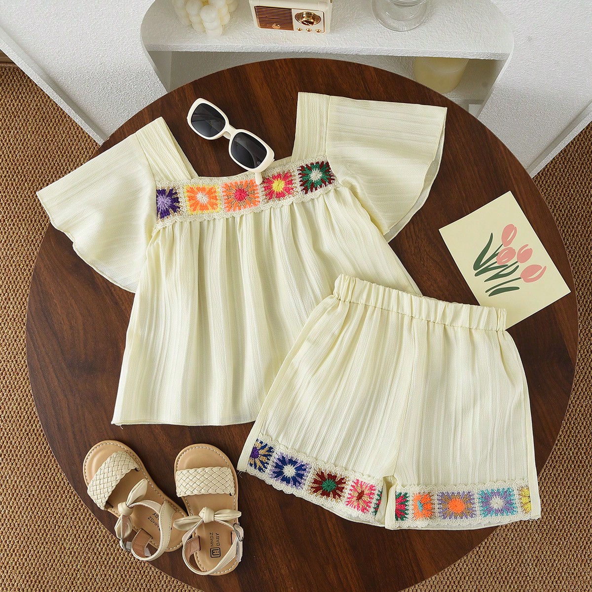 Set de 2 piezas de ropa informal para verano con top de manga corta con textura de cinta tejida con flores y shorts para niña joven