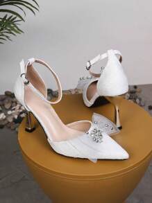 Białe szpilki ze spiczastym noskiem i kokardą, buty ślubne na wysokim obcasie, pasek na kostkę, cienkie czółenka - Biały - Zobacz 6