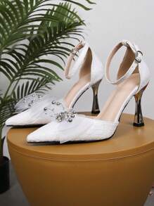 Białe szpilki ze spiczastym noskiem i kokardą, buty ślubne na wysokim obcasie, pasek na kostkę, cienkie czółenka - Biały - Zobacz 5