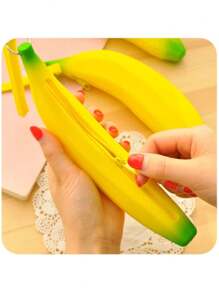 1pc Cute Banana Coin Purse, Lightweight Handheld Bag, Silicone Zipper Pouch - Yellow - View 5