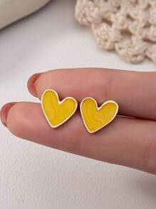 1 paire de boucles d'oreilles clous minimalistes et élégantes en émail en forme de cœur, jolies et douces, bijoux polyvalents à la mode pour femmes, fête, voyage, utilisation quotidienne, cadeau pour la Saint-Valentin, maman, mère, fête des mères