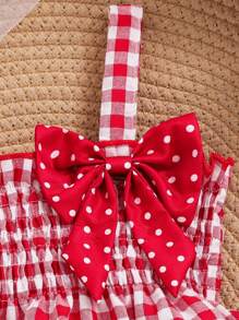 Conjunto de 2 piezas para niña bebé que incluye blusa con bordado de fresa y moño, y pantalones cortos con lunares rojos