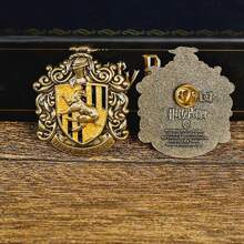 Harry Potter Harry Potter Badges, Hogwarts Four Great Colleges Brooch, Vintage Decorative Metal Brooch, For Jewelry, Accessory, And Gift, Surrounding Hogwarts Gift, Badges For Backpack Badges Fashion Decorations Gifts[Officially Licensed],School Supplies,Back To School