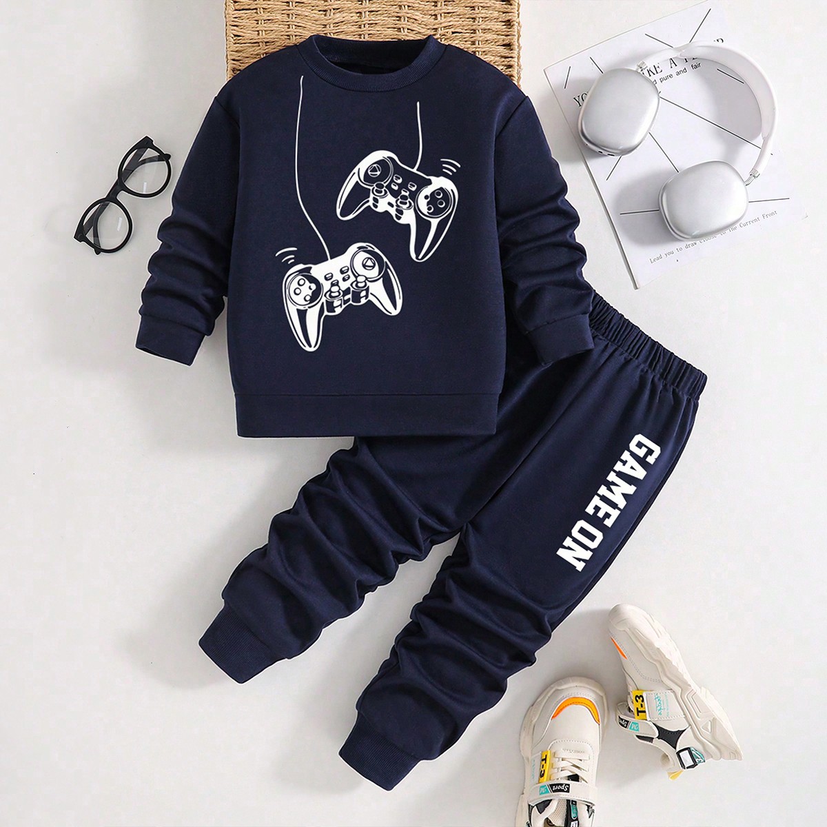 Conjunto de sudadera con cuello redondo y pantalones con estampado de consola de juegos para niños preadolescentes