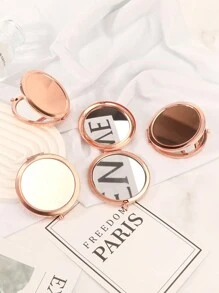 1 مرآة مكياج مزدوجة الوجه باللون الوردي الذهبي، بقطر تقريبي 7 سم، مصنوعة من مواد معدنية فاخرة، مزينة بتصميم دائري وأنماط زهرية أنيقة، تفاصيل فاخرة، وميزة التكبير. مثالية لعيد الأم، أعياد الميلاد، المناسبات، الجمع بين العملية والجمال، مما يجعلها هدية مرآة مكياج محمولة مفكرة