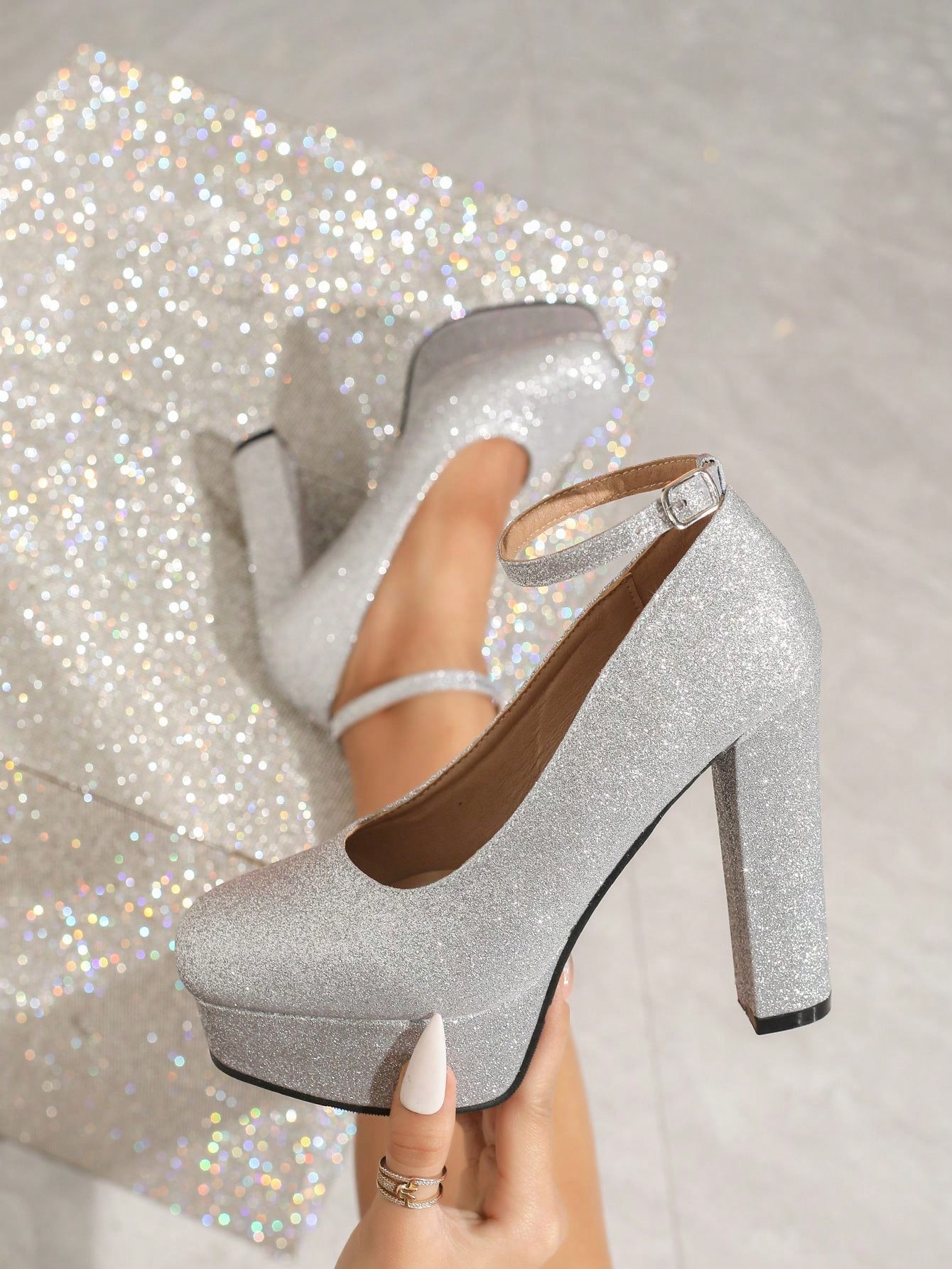 أحذية كعب عالي فضية للنساء، كعب سميك مرصع بالكريست...
