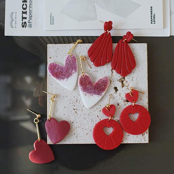 1 par de pendientes con colgante de corazón de arcilla suave hecho a mano, regalo de moda para mujeres, adecuado para días festivos, uso diario y salidas