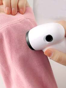 Mini tragbarer elektrischer Stoffentferner, Stoffentpiller, Fusselentferner, Knopftrimmer, Pullover-Rasierer für Kleidung, Bettwäsche, Möbel, Teppiche, Sofas, Reinigungszubehör - benötigt 2 AA-Batterien (nicht enthalten)