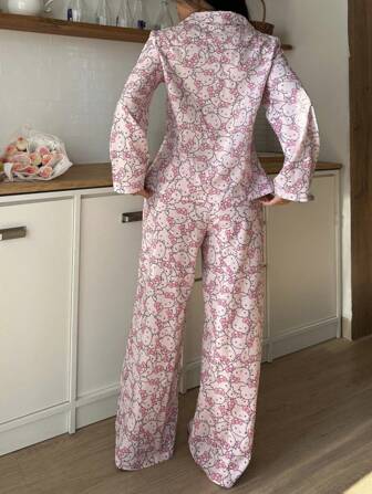 Sanrio Hello Kitty 女士翻领印花纽扣长袖睡衣上衣和松紧腰长裤两件套，可爱睡衣家居服套装，舒适保暖，秋冬服装