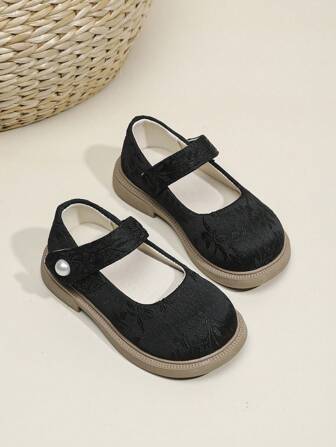 Sapatos baixos casuais confortáveis de bico redondo para crianças, sapatos novos para meninas com renda na primavera de 2025