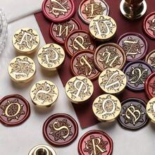 1 Stück 25mm Iris Buchstabenserie Feuerlack Siegelkopf, 26 englische Buchstaben Messing Kupfer Kopf Wachssiegel Stempel, Retro Handwerks Siegelkopf, geeignet für Kartenkuverts, Hochzeitseinladungen, Geschenkverpackung - 25MM - Übersicht 2
