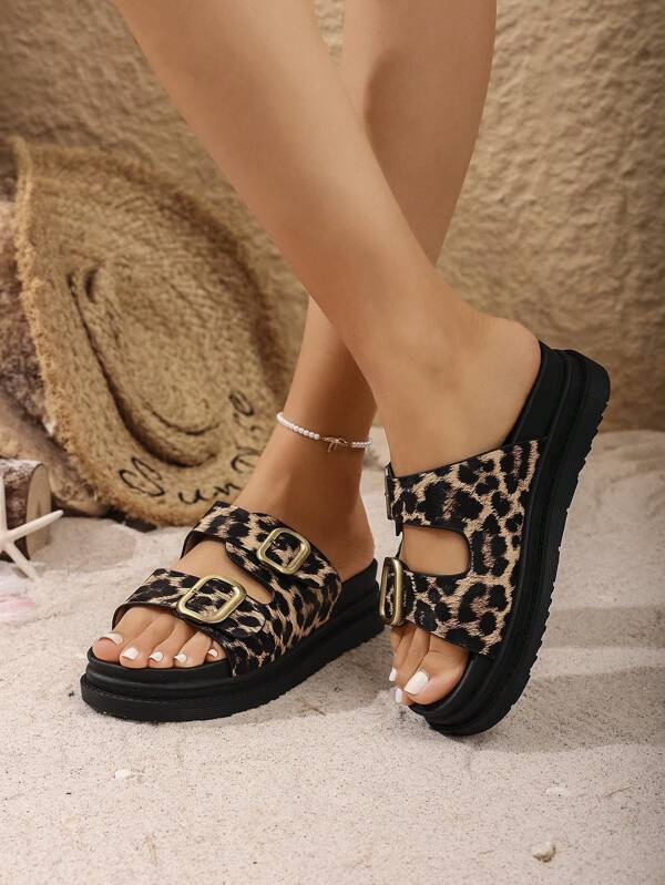 حذاء بطابع نمري، وتصميم حواف ملونة، مزود بنعل سميك، من الجلد المدبوغ، للاستخدام اليومي كأحذية شاطئ وأحذية مرنة