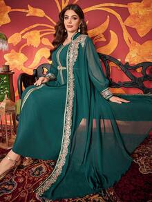 Solessence Vestido de dos piezas de estilo árabe para mujer de talla grande con panel bordado floral y cinta en contraste - Verde Oscuro - Ver 8