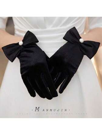 1 Pair Ladies' Short Black Velvet Gloves, Suitable For Wedding, Banquet, Performance, Adult Party, Etiquette Gloves, Retro Elegant Bow Pearl Gloves, Holiday Decor Gloves, Cosplay Decor Gloves Autumn Accessories