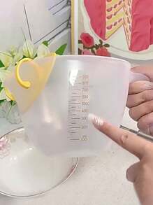 1pc Multifunctional Egg Liquid Measuring Cup With Strainer & Pour Spout, Home Rice Washing Filter Cup