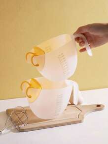 1pc Multifunctional Egg Liquid Measuring Cup With Strainer & Pour Spout, Home Rice Washing Filter Cup