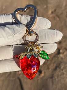 Zarte & süße Blumen Erdbeere Herz Schlüsselanhänger, geeignet für Frauen und Mädchen, modischer Taschenbehang, neuartig und einzigartig, kann an Schlüsseln und Geldbörsen aufgehängt werden, ein ideales Geschenk zum Valentinstag