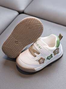 Zapatillas con para niños pequeños de primavera/otoño, parte superior de malla transpirable, suelas blandas antideslizantes, fácil de poner y quitar, zapatos para caminar para bebés, adecuados para niños y niñas de 0 a 4 años para uso diario con tacón plano