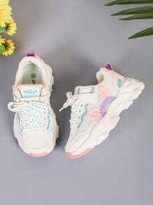 時尚優雅的兒童透氣網眼運動鞋,配有防滑和抗異味柔軟鞋底,適用於戶外跑步、遠足和全季節