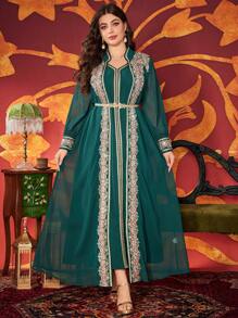 Solessence Vestido de dos piezas de estilo árabe para mujer de talla grande con panel bordado floral y cinta en contraste - Verde Oscuro - Ver 4