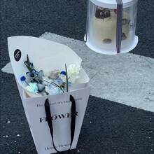 5个/10个装优雅白色纸花礼品袋，带提手，长方形花卉礼品袋，适用于圣诞节、情人节，时尚设计，耐用材质