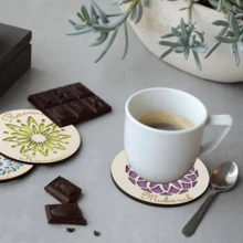 木制雕花双层茶杯和咖啡杯垫，家居装饰小雕像 - 彩色 - 查看 3