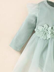 女婴长袖针织花卉贴花撞色网纱荷叶边连体衣，春秋季