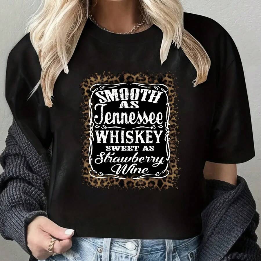 Smooth As Tennessee Whiskey Sweet As Strawberry Wine T-Shirt - màu đen - Xem 1