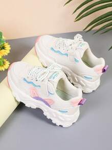 時尚優雅的兒童透氣網眼運動鞋,配有防滑和抗異味柔軟鞋底,適用於戶外跑步、遠足和全季節