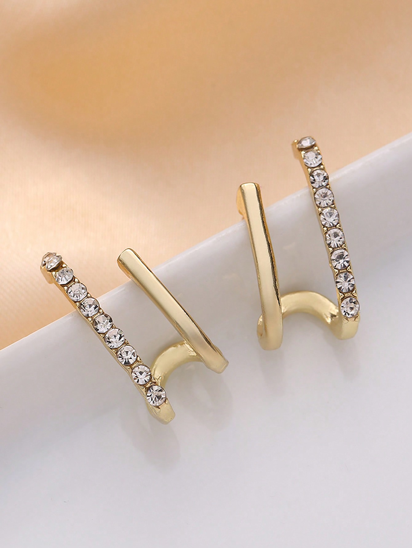 اقراط مسماري أنيق بديكور حجر الراين للنساء الزخرفة...